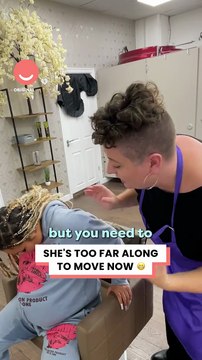 Giving Birth During Salon Appointment 😱