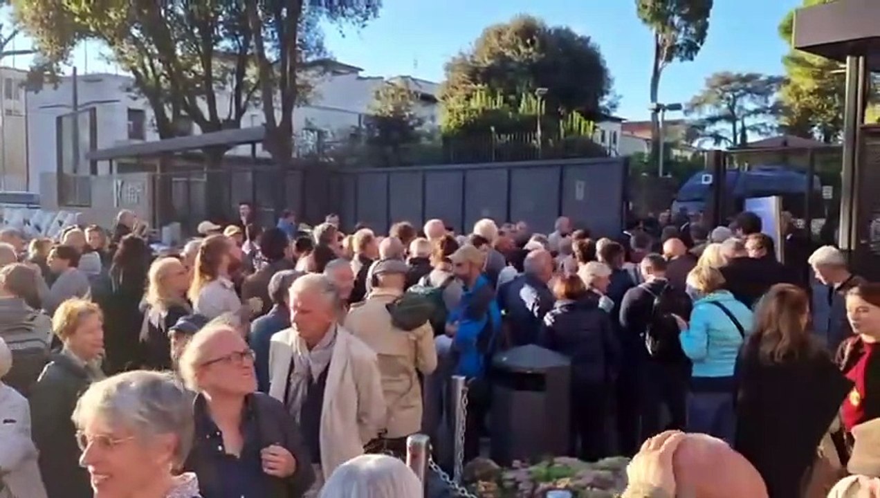 Il dibattito tra i tre candidati alle regionali toscane: il pubblico entra a Palazzo dei Congressi