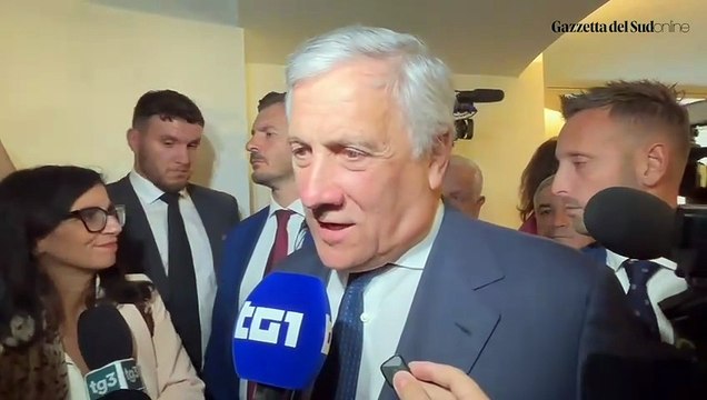 Regionali Calabria, l'abbraccio di Tajani a Occhiuto: Vittoria del centrodestra unito