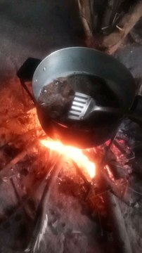 How to ɓake fishes,  village cooking.