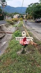 Con emotivo gesto, San Pedro Sula se despide de Elvis y del oficial arrastrados por las lluvias