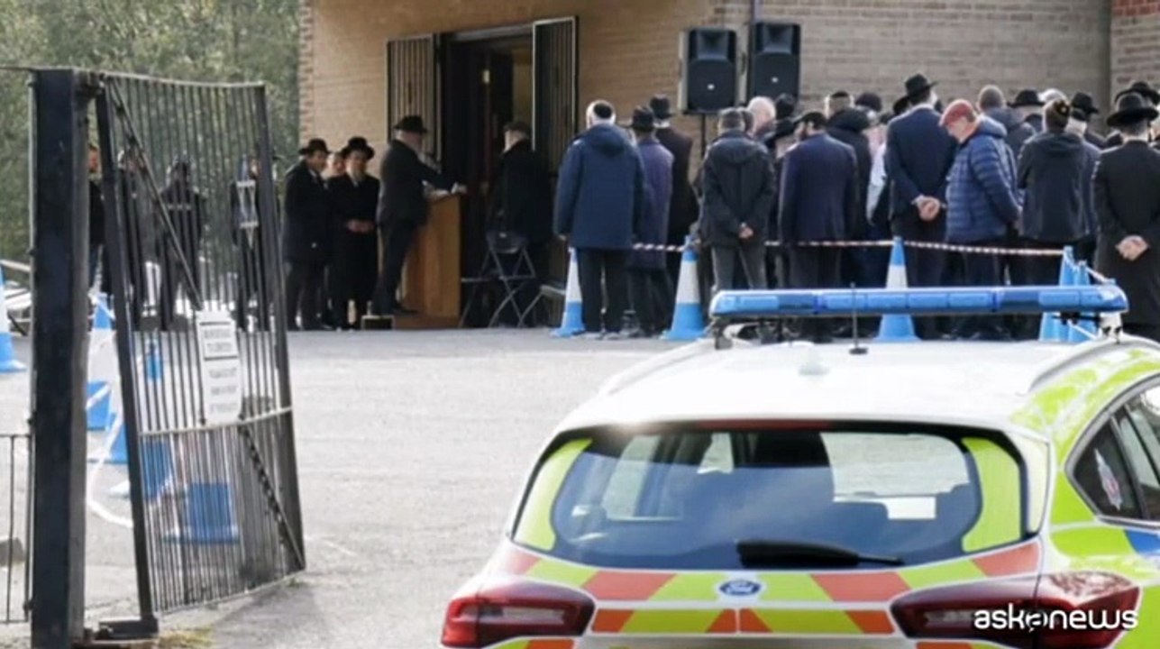 A Manchester la comunità ebraica al funerale di Adrian Daulby