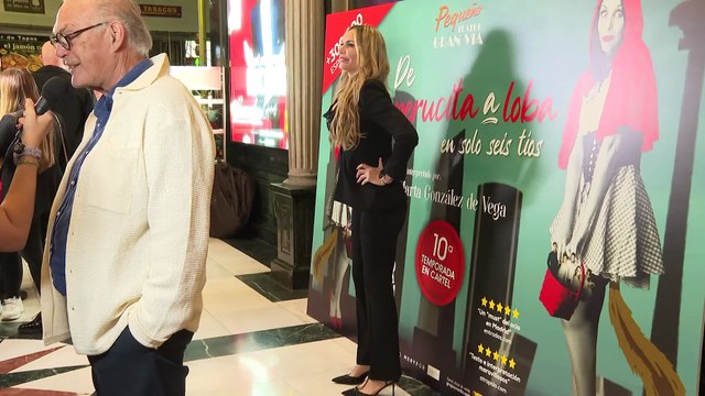 Pedro Piqueras no lo puede disimular: su desternillante reacción al coincidir con Yola Berrocal en un photocall