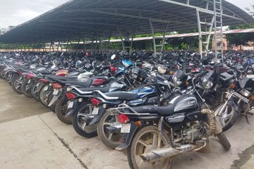 swm: रेलवे ने पार्किंग के टेंडर को तीन गुणा किया, अब जनता से वसूले जा रहे हैं पैसे