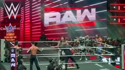 The Judgment Day vs Aj Styles, Penta & Dragon Lee - WWE Raw 10/6/2025