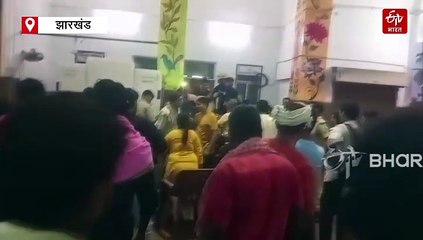 धनबाद स्टेशन पर चलती लगेज स्कैनिंग मशीन में फंसा बच्चे का हाथ, बाल बाल बची जान