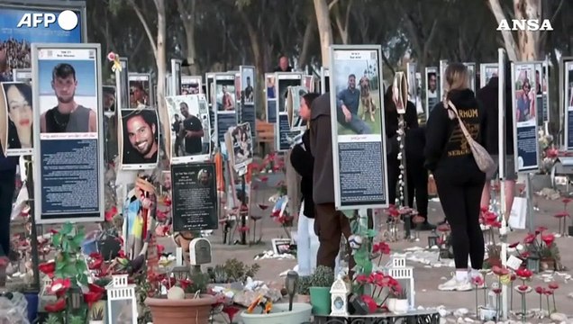 L'anniversario del 7 ottobre, le famiglie delle vittime sul luogo della strage