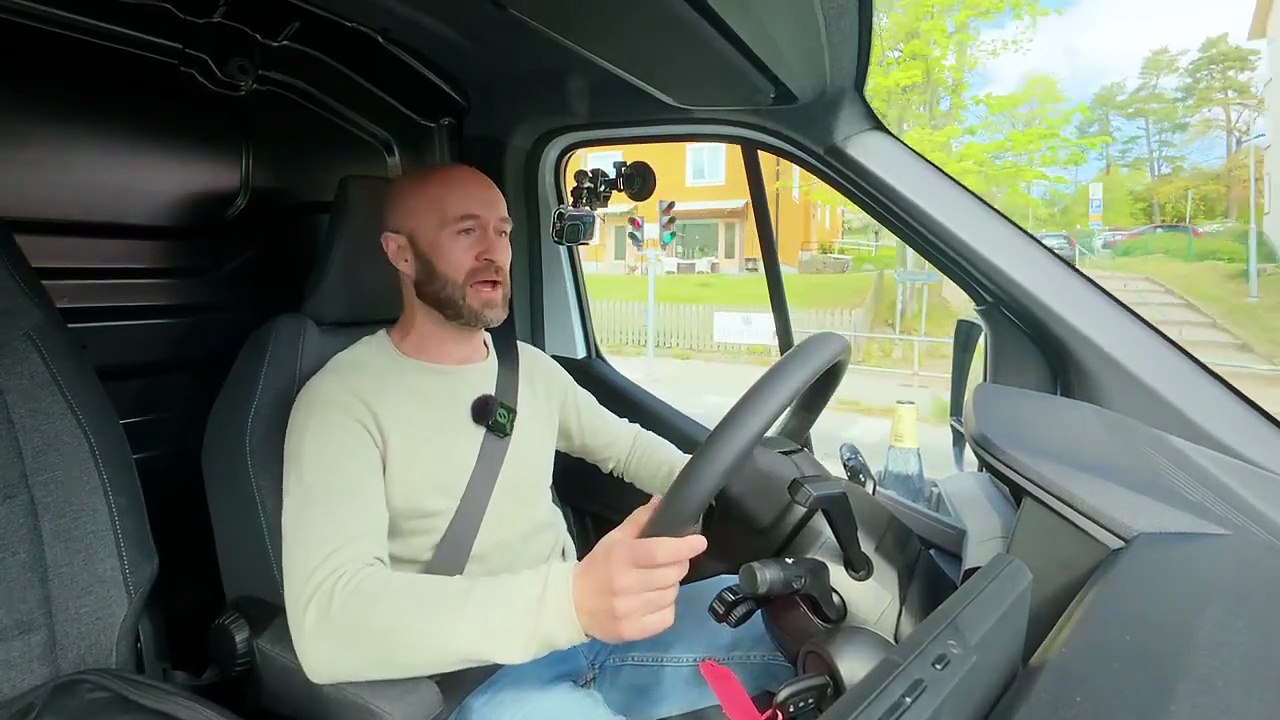 The Future of EV-Freight_ Can the new Renault Master E-Tech show the way