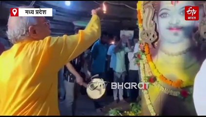 खजुराहो में शरद पूर्णिमा पर बढ़ता है शिवलिंग, चमत्कार देखने देश-विदेश से जुटे सैलानी