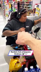 Man Pays for Strangers’ Groceries During Ramadan — Faith in Humanity Restored ❤️|| Heartsome 💖