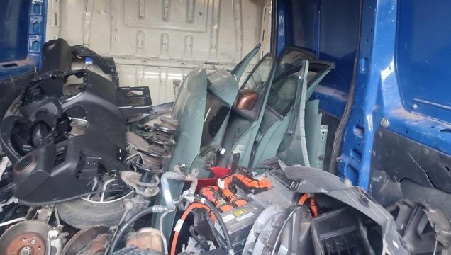 Furti d'auto, scoperta centrale dei ricambi clandestini (07.10.25)