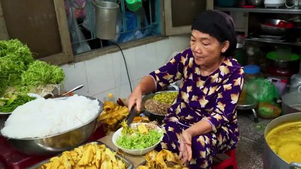 124. How Muslims Survive in the Land Of Pork!! Halal Viet Street Food!!