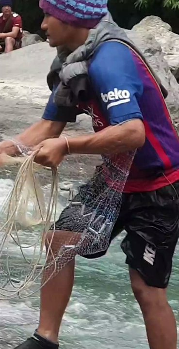 cast netting in Nepal | himalayan trout fishing with handmade cast net |