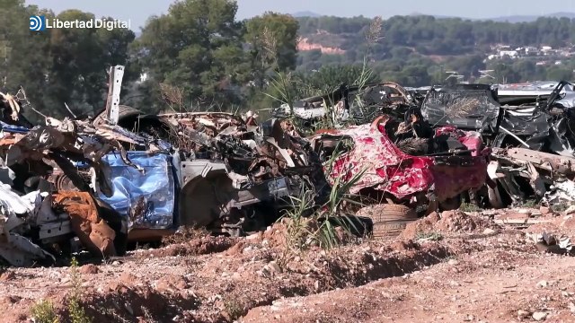 Los coches arrastrados por la DANA siguen en Riba-roja