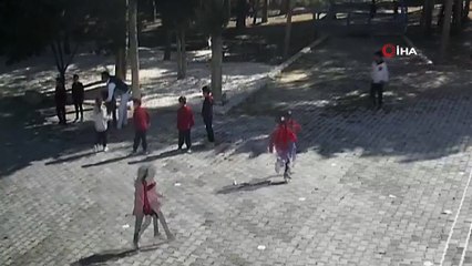 Simit Boğazına Kaçtı, Öğretmen Heimlich’le Kurtardı