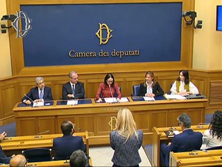 Roma - Un bacio si dà in due - Conferenza stampa di Calogero Pisano  (07.10.25)