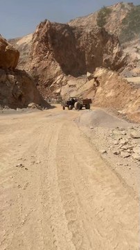 Jaw Crusher 🚨ಇಲ್ಲಿ ನಿಮ್ಮ ಯೂಟ್ಯೂಬ್ ಶಾರ್ಟ್‌ಗಾಗಿ Powerful Rock Crushing Machine | #MachineMedia247