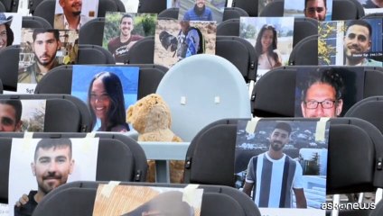 Berlino, sedie vuote per le vittime del 7 ottobre e per gli ostaggi