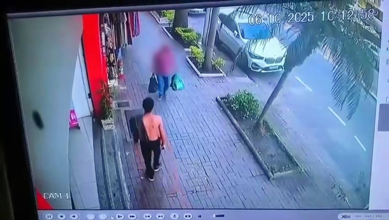 Câmera registrou momento em que idoso foi agredido com soco no rosto por jovem