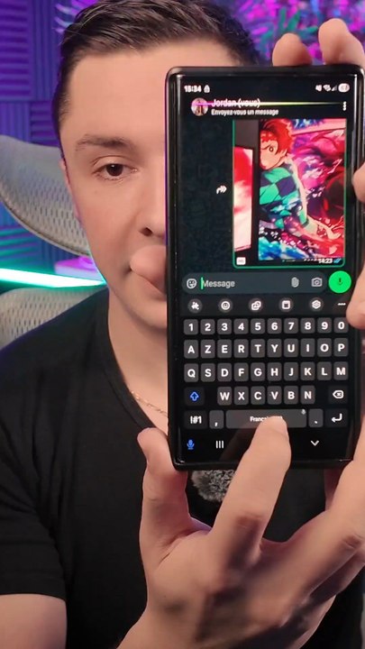 Si tu restes appuyer sur la barre espace de ton téléphone il peut faire ça ! #astuce #astuces #téléphone #smartphone #tech