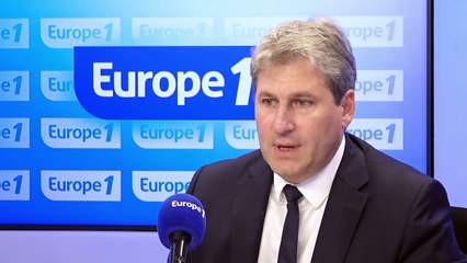 «J'attends de lui qu'il prenne ses responsabilités» : Mathieu Darnaud appelle à une prise de parole d'Emmanuel Macron