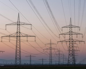 Consejo de Gabinete aprueba $56 millones para estabilizar tarifas eléctricas en el país