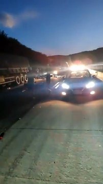 Engavetamento deixa 2 mortos e interdita totalmente a BR-381 em MG