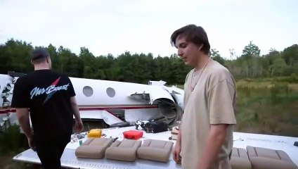 Can I Survive A Plane Crash_24