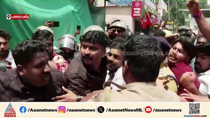 സ്വർണപ്പാളി വിവാദം; പത്തനംതിട്ട ദേവസ്വം ‍ഡെ. കമ്മീഷണർ ഓഫീസിലേക്ക് യുവമോർച്ച പ്രതിഷേധ മാർച്ച്