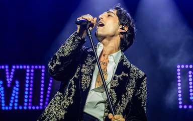 Damiano David e il primo live solista in Italia: il duetto con Cremonini e le frecciatine alla stampa italiana