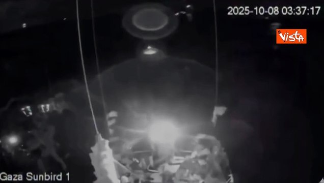 Intercetta da Israele la nuova Flotilla a 120 miglia nautiche da Gaza, a bordo anche 9 italiani