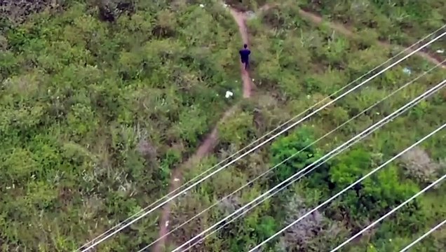 Vídeo gravado por drone mostra fuga de suspeitos de tráfico de drogas em Santana do Ipanema