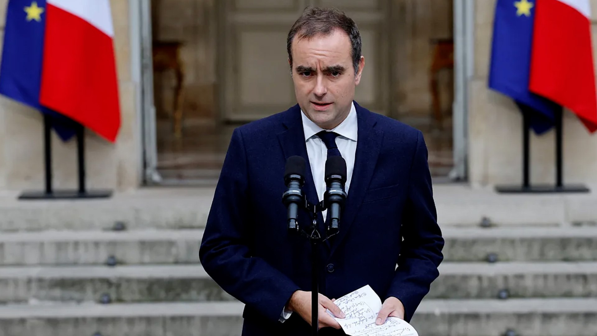 Macron se libra de convocar elecciones en Francia: "Hay voluntad de aprobar un presupuesto"