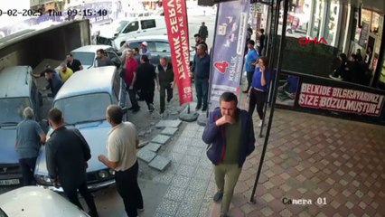 Freni boşalan kamyon dehşet saçtı: 15 araç birbirine girdi