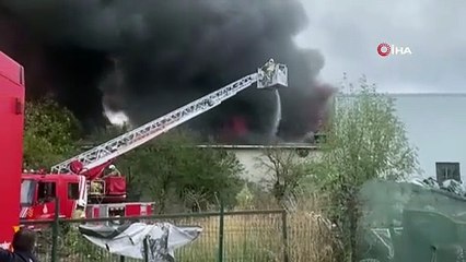 Ataşehir'de bir fabrikada yangın paniği