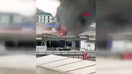 İstanbul'da korkutan yangın: Fabrika alevlere teslim oldu