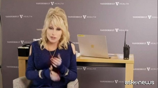 È giallo sulla salute di Dolly Parton, parla la sorella: «Pregate per lei»