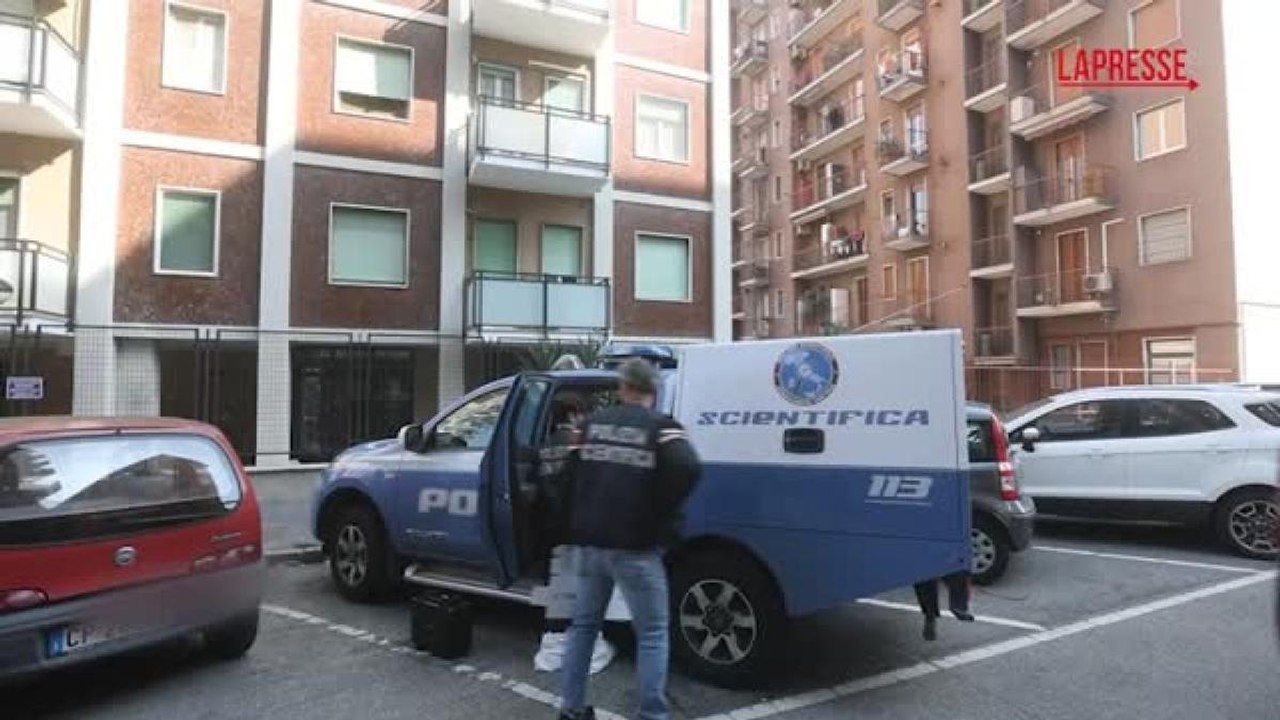 Sesto San Giovanni, muore gettandosi dal balcone durante lo sfratto: la scientifica sul posto