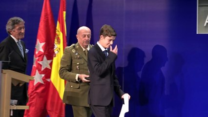 Los Vargas Llosa vuelven a España tras su último plantón y hacen oídos sordos a las memorias de Preysler