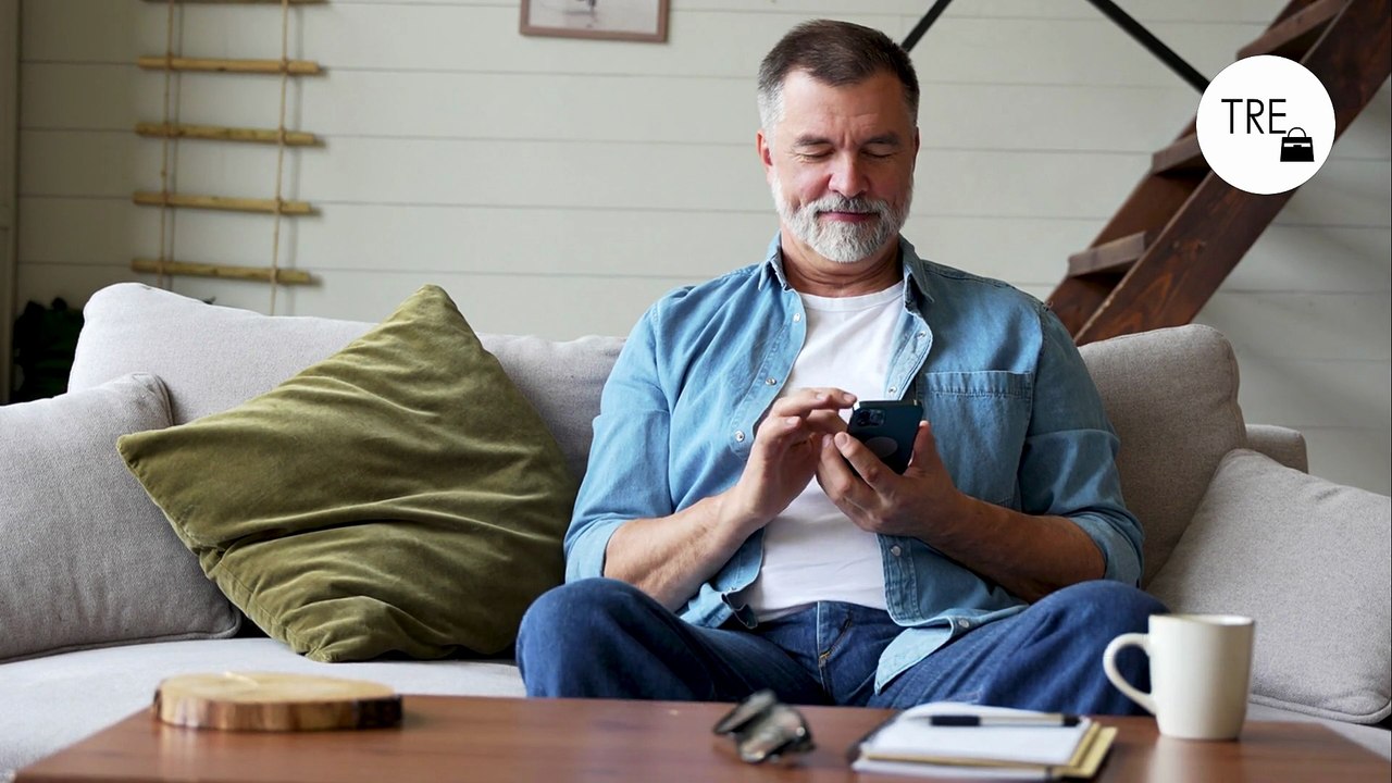 Por mucho tiempo culpamos a los móviles de que hacen que la gente se sienta sola, pero para los hombres la causa es otra: envejecer