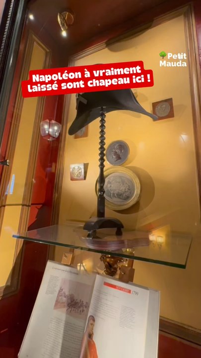 Le vrai chapeau de Napoléon ! ©️ Crédit : Petit Mauda 🎁 Tous nos bons plans en bio ! ❤️‍🔥👉🏻 Abonne-toi pour découvrir bons plans !