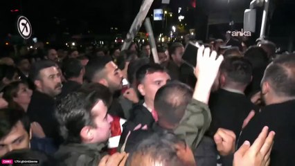 Adalet Bakanlığı'na yürüyen CHP Gençlik Kolları'na müdahale!