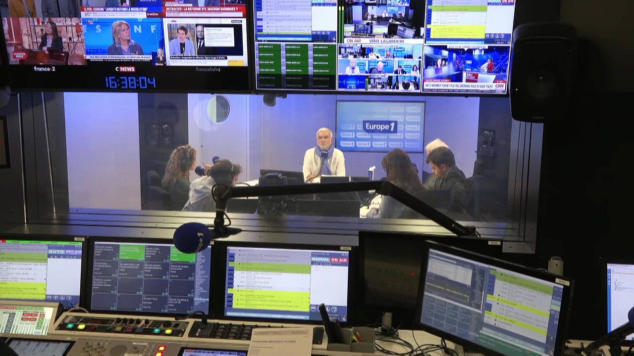 Crise politique : «Emmanuel Macron s'entête à appliquer sa politique», constate Céline Hervieu