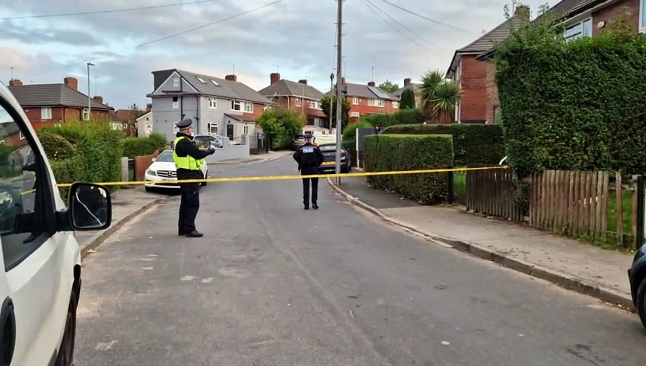 Murder investigation launched in Leeds - latest clips