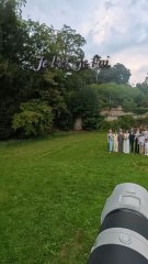 Aujourd’hui, je te montre le matos que j’emmène en shooting mariage ! 💍Un grand merci à @rce_foto_fr pour le prêt du Sony GM 70-200mm f/2.8, un monstre qui fait (selon moi) des pics hyper cool 🔥