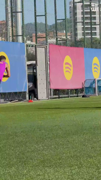 El Barça continua entrenando en el parón de sel...