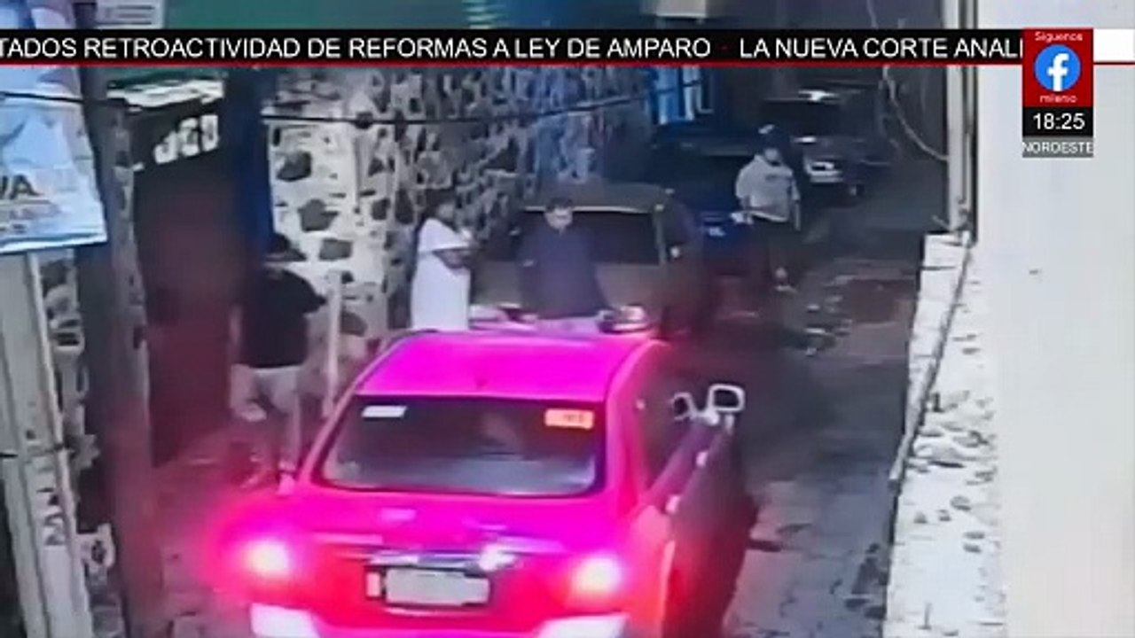 En Coyoacán, un taxista choca y atropella a dos personas tras discusión vial