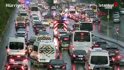 İstanbul'da yağmurun etkisi ile yoğun trafik oluştu