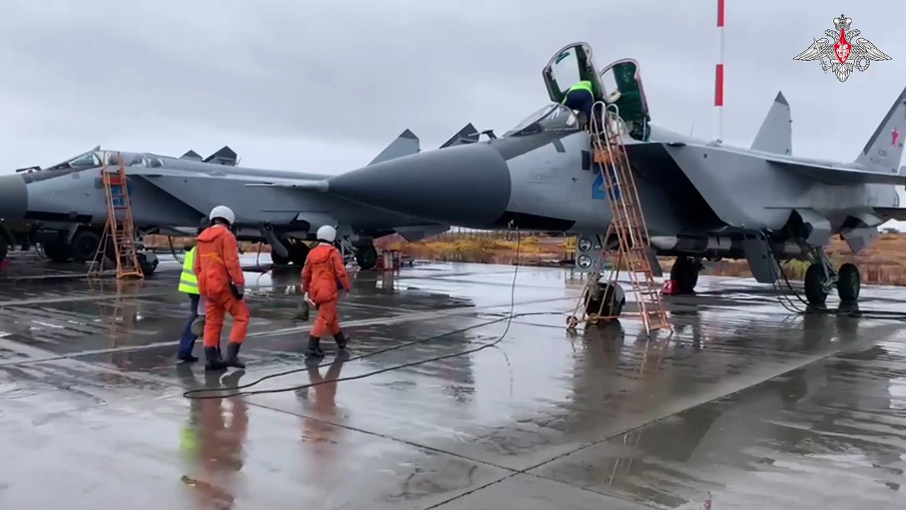 MiG-31-hävittäjät simuloivat vihollisen ohjuksen sieppausta Finval-2023-harjoituksessa