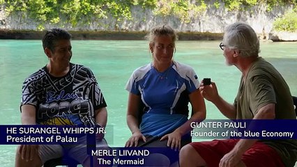 Le président des Palaos, nation insulaire du Pacifique menacée par la montée des eaux, se targue d'être le premier dirigeant mondial à avoir donné une interview en direct sous l'océan